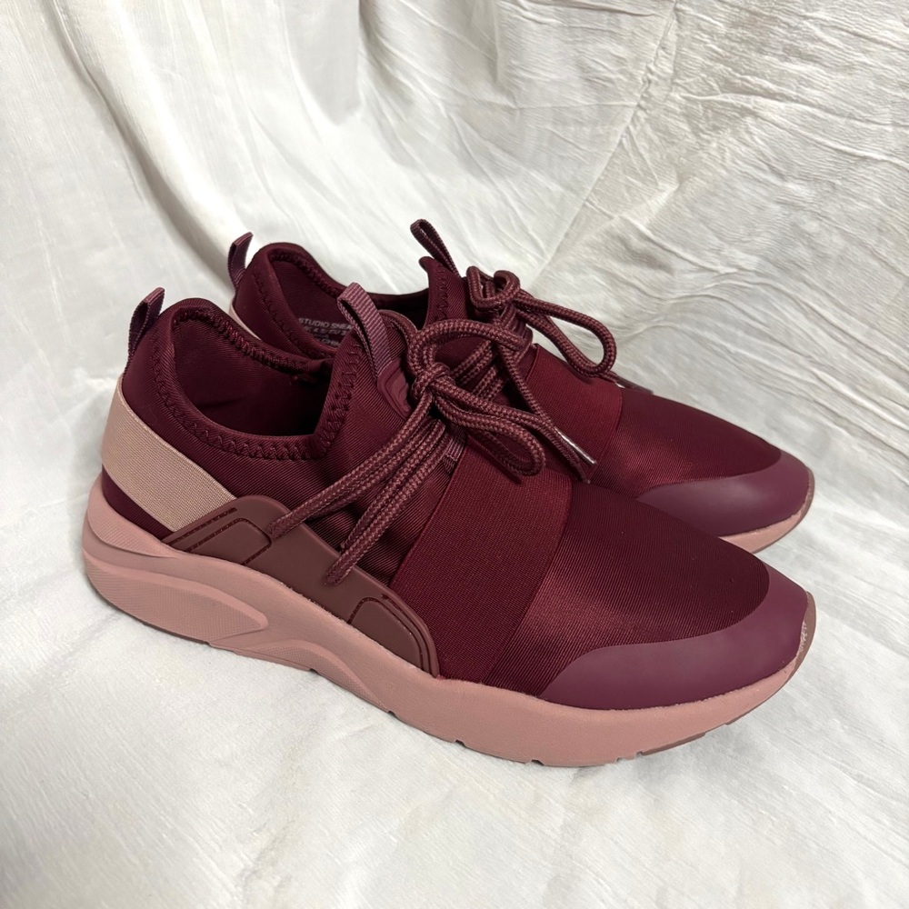 Fabletics Zuma Studio Sneakers 6.5 Burgundy / Pink Memory Foam